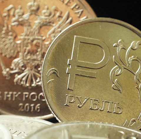 Рубль растет к доллару и к евро на внешнем позитиве