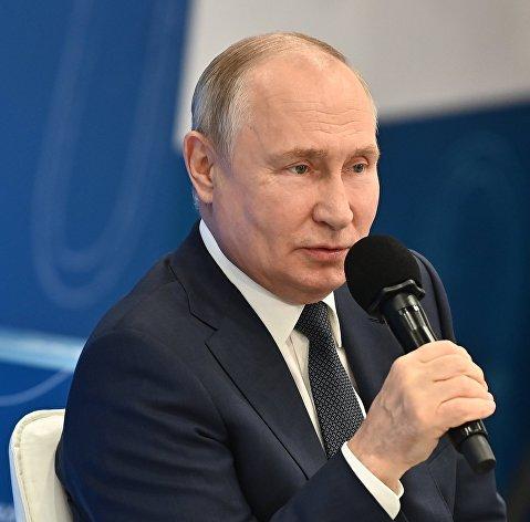 Путин: военным разработкам в федеральном ядерном центре в Сарове "нет равных"