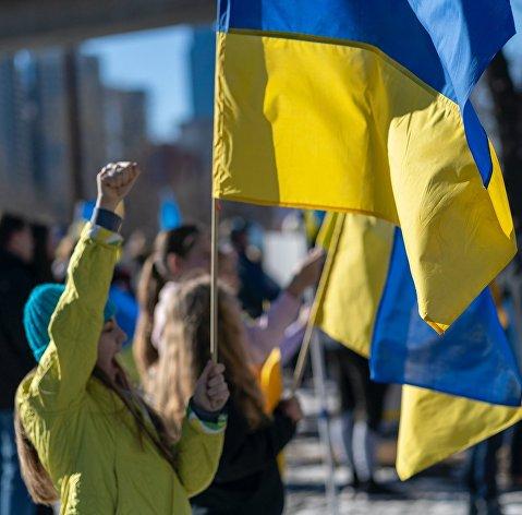 МИД: Украина через 10 лет после евромайдана стала нищей вымирающей территорией